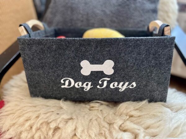 opbergmand-hond-kattenvoorlichting-dog-cat-toys (2)-resized